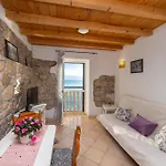 Stone House Skalinada Apartman *