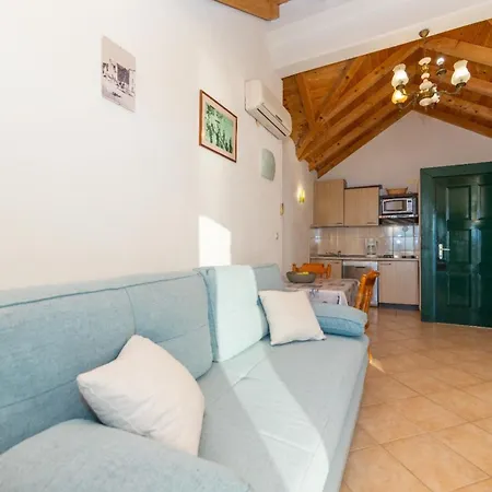 Stone House Skalinada *