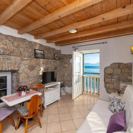 Stone House Skalinada 公寓